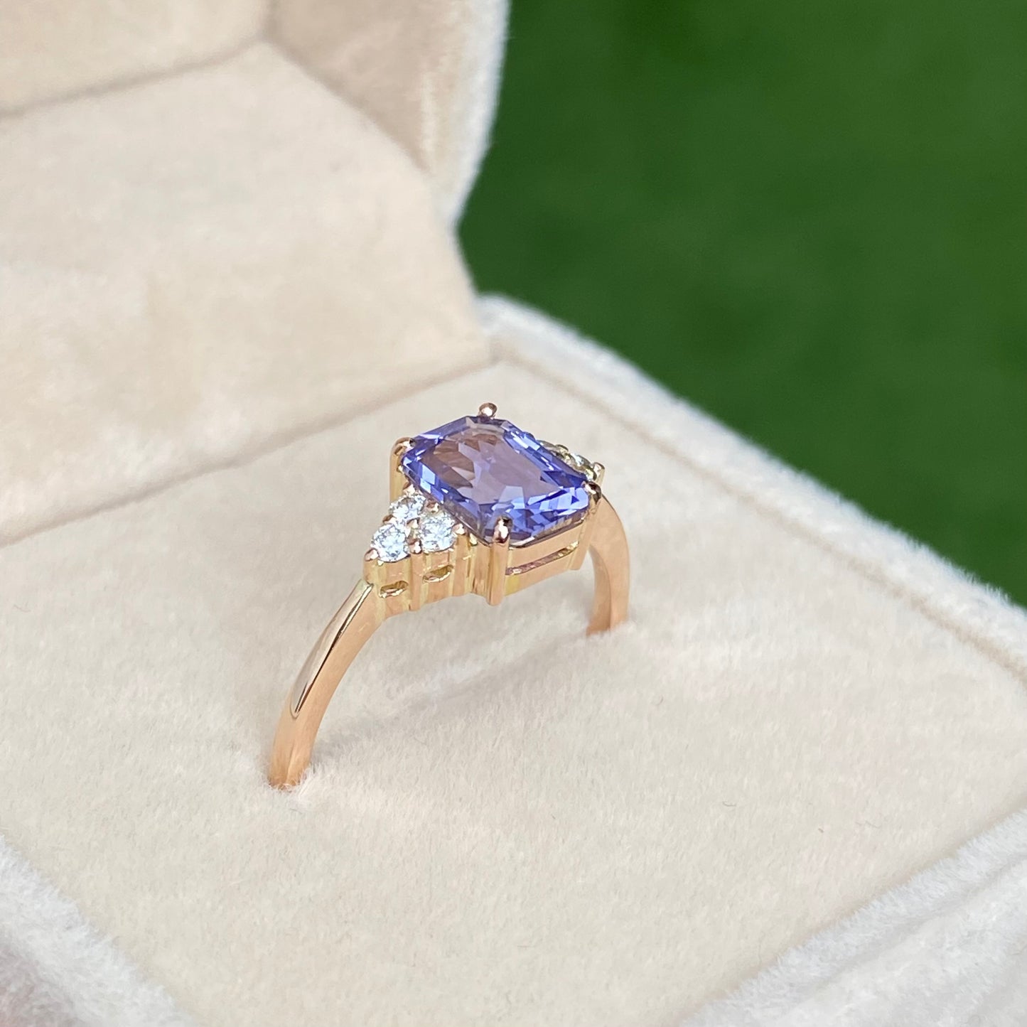 Lavender sapphire Engagement Ring, Lilac Sapphire Ring, Light Purple Sapphire Diamond ring