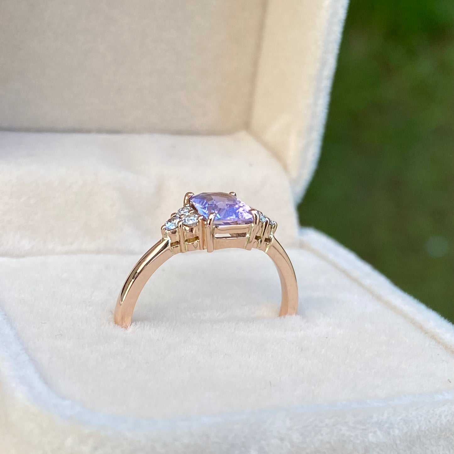 Light Lavender Sapphire Diamond Cluster Rig 14K Rose Gold